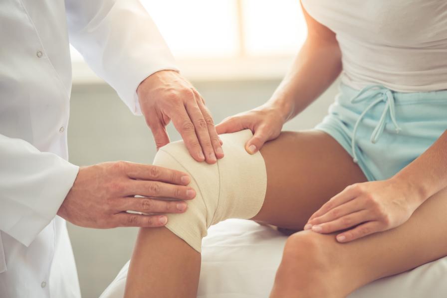 Mit entsprechender Schutzkleidung kann man Knieverletzungen vorbeugen